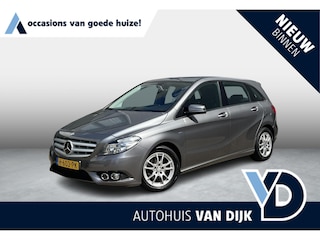 Mercedes-Benz B-klasse 180 Navi / Trekhaak / Parkeer assistent / stoelverwarming
