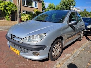 Peugeot 206 1.4 X-line nieuwe apk