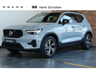 Volvo XC40 B4 Plus Dark | Elektrisch Verstelbare Voorstoelen | Stoel + Stuurverwarming | Pilot Assist | Google Infotainment | Dodehoekwaarschuwing | Semi-Elektrische Trekhaak |
