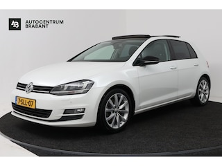 Volkswagen Golf 1.4 TSI ACT Highline (PANORAMADAK, TREKHAAK, CAMERA, STOELVERWARMING, NAVIGATIE, PARKEERSENSOREN)