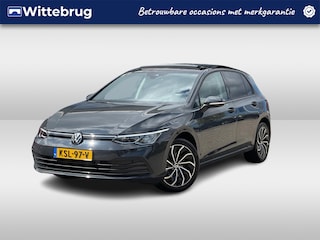 Volkswagen Golf 1.5 eTSI 130PK DSG Life / Panoramadak / Trekhaak / Digital Cockpit Pro / App Connect / 17'' LMV / VW