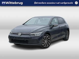 Volkswagen Golf 1.5 eTSI 130PK DSG Life / Panoramadak / Trekhaak / Digital Cockpit Pro / App Connect / 17'' LMV / VW