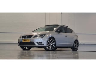 Seat Leon 1.2 TSI Style Automaat Schuif/kanteldak 19"LM Velgen Navi Mooi!