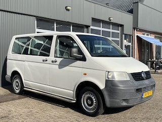 Volkswagen Transporter Kombi 1.9 TDI 300 9-Persoons APK 02-2027 Trekhaak 2200kg trekgewicht Ruiten rondom Sitebars Euro 3