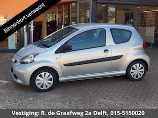 Toyota Aygo 1.0-12V | Dealer onderhouden | Radio/AUX/CD speler |
