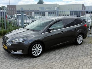 Ford Focus Wagon 1.0 Titanium D-riem nieuw! Navi l Cruise l Stoel&stuurverwarming l Keyless l Parkeerhulp l Trekhaak l TOPSTAAT!