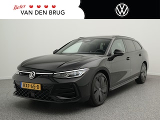 Volkswagen Passat Variant R-Line 1.5 eHybrid 204 PK | LED Matrix IQ | Side Assist | DCC | Panoramadak | Akoestisch Glas | Trekhaak | Elek. Kofferklep | Achteruitrijcamera |