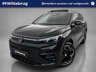 Volkswagen Tiguan 1.5 eHybrid 272pk R-Line DSG Automaat Black Style / Panorama schuifdak / LM 20 inch / Wegkl trekhaak / 360 camera / Harman Kardon Garantie tot 20-11-2030 / 100.000km