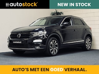 Volkswagen T-Roc 1.5 TSI Active | 17" | CarPlay | Stoelverw. |