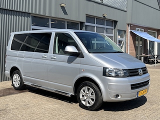Volkswagen Transporter 2.0 TDI L1H1 DC Dubbele schuifdeur Airco Cruise controle Trekhaak 2200kg trekgewicht Navigatiesysteem Sitebars Telefoonverbinding 5-Persoons Zie foto voor onderhoudshistorie!! Euro 5