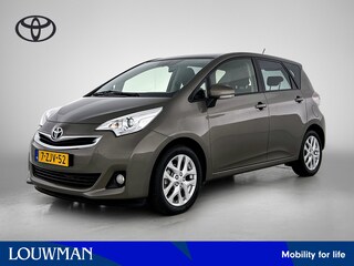 Toyota Verso-S 1.3 VVT-i Dynamic *Automaat | Panoramadak | Trekhaak | Keyless Entry/Start | Achteruitrijcamera | Climate Control | Cruise Control |