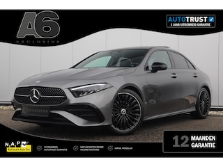 Mercedes-Benz A-klasse 180 AMG Line Night Pakket Automaat Panoramadak 19 inch Keyless Sfeerverlichting Burmester Carplay Navigatie Camera Half Leder Stoelverwarming NAP! Dealer onderhouden!