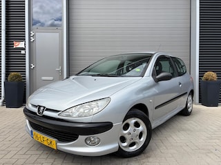 Peugeot 206 1.4 XS/Inruilkoopje/APK tot december 2026/Beginnersauto/