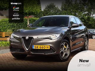 Alfa Romeo Stelvio 2.0 T AWD Velocest. | Carplay!! | Flippers | Uniek-netjes! | Donkere hemelbekl.