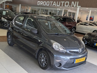 Toyota Aygo 1.0 VVT-i Now 5 Deurs, Carplay, Airco