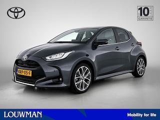 Toyota Yaris 1.5 Hybrid Executive | Lichte kleur half lederen bekleding | Dodehoek detectie | Head-Up Display | Stoel+Stuurverwarming | Parkeersensoren voor+achter | Navigatie | Apple CarPlay/Android Auto |