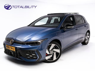 Volkswagen Golf 1.5 eHybrid GTE 272PK | Pano | Leer | Stoelkoeling | Stoel-Stuurverwarming | Elec. trekhaak | Travel assist | IQ-Drive | IQ-Led | Black-style | Memorystoel | Adaptive Cruise | Head-Up | Keyless | Sfeerverlichting | DCC |