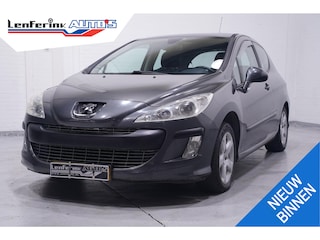 Peugeot 308 1.6 VTi XS airco navigatie cruise-controle trekhaak 16"-lmv panodak apple-carplay