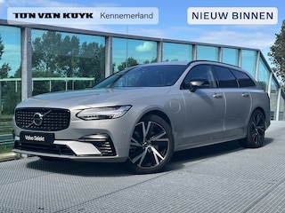 Volvo V90 2.0 T8 Plug-in hybrid AWD Ultimate Dark Volvo V90 2.0 T8 Recharge AWD Ultimate Dark / Pano. dak / Trekhaak / Harman kardon / Elek. verstelbare stoelen / Voor+achter+stuur verwarmd / Leder / Head-up display /