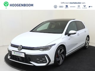 Volkswagen Golf 1.5 eHybrid GTE | SoH 99% | Panoramadak | 360 camera | Head-up display | Trekhaak | Adaptieve demping | Parkeerassistent | Stoel- en stuurwielverwarming |