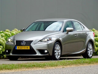 Lexus IS 300h Luxury | LEER | Alle opties | Dealer-Oh |
