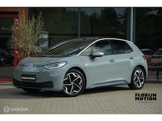Volkswagen ID.3 First Plus 58 kWh | ACC | Stoel en stuurwielverwarming | Camera | Matrix LED | DAB+ | Moonstone grey | Full map nav | Virtual