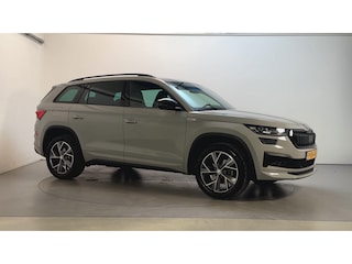 Skoda Kodiaq 1.5 TSI 150pk DSG Sportline Business Stoelverwarming Trekhaak Sfeerverlichting Navigatie