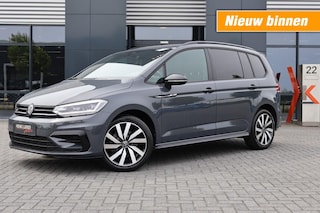 Volkswagen Touran 1.5 TSI DSG R-Line / 7 persoons/ Camera / LED/ PDC/ App-Connect/ Navi