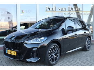 BMW 2-serie Tourer (u06) 230e 326PK XDRIVE M-SPORT Panodak | Sfeerverlichting | Harman Kardon | Head Up | Live Cockpit | Driving assistent Plus | Camera |