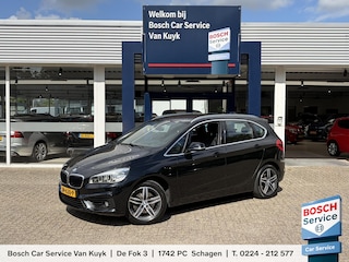 BMW 2-serie Tourer 218i Centennial High Executive / Automaat / NL-Auto / Vol-Leder / Head-Up Display / Stoelverwarming / Cruise-Control / LED / Afneembare-Trekhaak / Keyless / Elektr.-Achterklep / PDC-Achter met Camera / 16'' LMV / ENZ.