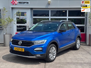 Volkswagen T-Roc 1.5 TSI Style Business Aut / A.Cam / Carplay / Elekt-Klep / Stoel Verw / Org-Ned
