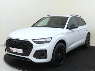 Audi Q5 50 TFSI e S edition Competition | SoH 89% | Panoramadak | Trekhaak | LED matrix verlichting | Optiek zwart Plus | Navigatie Plus  | Stoelverwarming | 3-zone airco | Achteruitrijcamera |