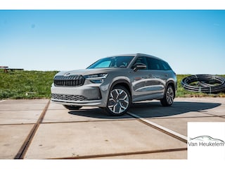Skoda Kodiaq 1.5 TSI PHEV Sportline | PANO | TREKHAAK | 20" VELGEN | STEEL GREY