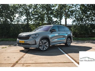 Skoda Kodiaq 1.5 TSI PHEV Sportline | PANO | TREKHAAK | 20" VELGEN | STEEL GREY