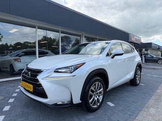 Lexus NX 300h AWD Luxury Line LEDER,CLIMA,NAVI,PARELMOER