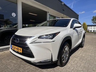Lexus NX 300h AWD Luxury Line LEDER,CLIMA,NAVI,PARELMOER