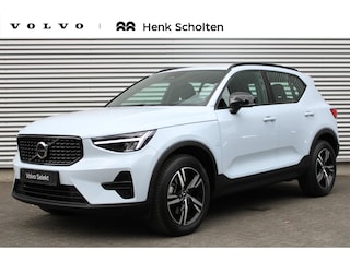 Volvo XC40 B4 Plus Dark Trekhaak, inklapbaar | Stoel-/stuurwielverwarming | Premium audio by Harman Kardon | Elektrisch verstelbare voorstoelen met geheugenfunctie | Adaptieve cruise control | 18 inch. lichtmetalen velgen | Pilot assist | BLIS | Apple carplay/ Android auto |