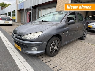 Peugeot 206 1.4 Generation KOUDE AIRCO 5HB NAP APK 1-2027 RIJDT GOED CRUISE