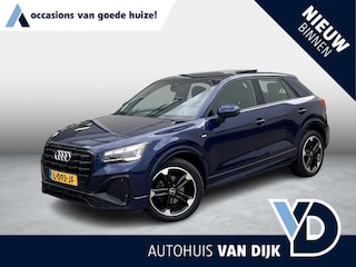 Audi Q2 35 TFSI S Edition S-line binnen-buiten / panoramadak / parkeerpakket