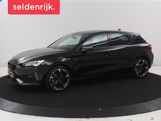 Cupra Leon 1.5 eTSI Business Edition | Half leder | Stuur/stoel verwarming | Adaptive cruise | Lane assist | Carplay | Sfeerverlichting | Virtueel dashboard | Park assist | Climate control