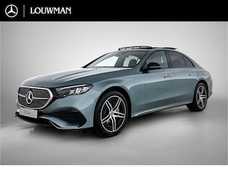 Mercedes-Benz E-klasse 300 e Business Solution AMG | Comfortpakket Plus | Winterpakket | Nightpakket | Trekhaak | Panoramaschuifdak | GUARD 360° | Warmtewerend, donkergetint glas | 19-inch vijfdubbelspaaks AMG velgen |