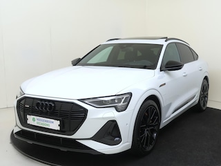 Audi E-tron 55 quattro S edition 95 kWh | SoH 100% | Panoramadak | Luchtvering | 360 camera | Bestuurderstoel met memory | Optiek zwart Plus | Head-up display | Dodehoekdetectie | Stoelverwarming |