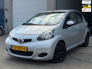 Toyota Aygo 1.0-12V Comfort Navigator/ 5drs/ nap/ dealeronderhouden/ 1jaar apk/ airco/ navi/ EL-ramen/ zeer nette auto