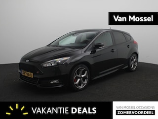 Ford Focus 2.0 ST | Winterpakket | Achteruitrijcamera | Sportstoelen | Lichtmetalen Velgen |