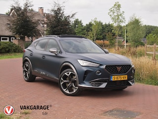 Cupra Formentor 1.4 e-Hybrid VZ Black Edition | Panoramadak | Trekhaak | Camera | Sfeerverlichting | Leer | NL-Auto |