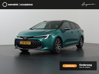 Toyota Corolla Touring Sports Hybrid 140 GR Sport | GR Sportstoelen | LED | Panoramadak | HUD | Navigatie | Camera | DAB | Stoelverwarming | Adaptieve Cruise Control | Ele. kofferdeksel | NL Auto |