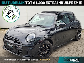 Mini Cooper 1.5 C Cooper M | JCW | Pano | Winter Pack | Head-Up-Display | NL-Auto!