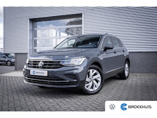 Volkswagen Tiguan 1.5 TSI Life | 'App-Connect' draadloze smartphone integratie | Achteruitrijcamera | Audio-navigatiesysteem Discover Media Streaming & Internet (Touchscreen, Bluetooth, USB)