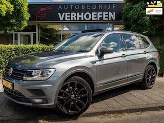 Volkswagen Tiguan 1.5 TSI Comfortline Business - PANORAMADAK - MASSAGE - AUTOMAAT - PARK CAMERA - APPLE CARPLAY !
