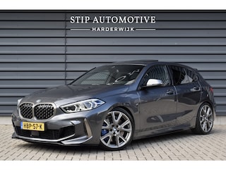 BMW M135i xDrive 306pk | Pano | Harman/Kardon | Head-Up | 19'' Wielen | Stuur + Stoelverwarming |